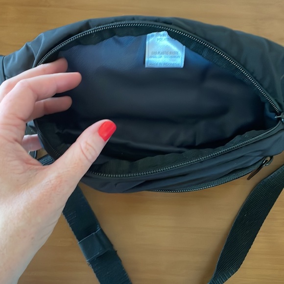 Adidas crossbody bag - Picture 4 of 6